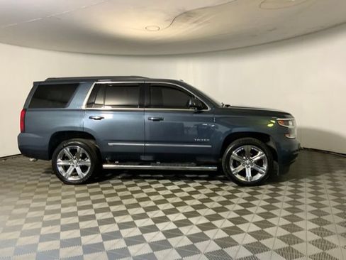 Used 2019 Chevrolet Tahoe LT w/ LT Signature Package AWD/4WD image 4