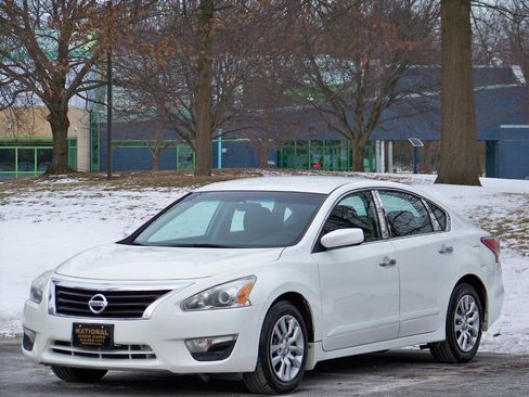 Used 2015 Nissan Altima 2.5 S w/ Power Driver Seat Package image 2