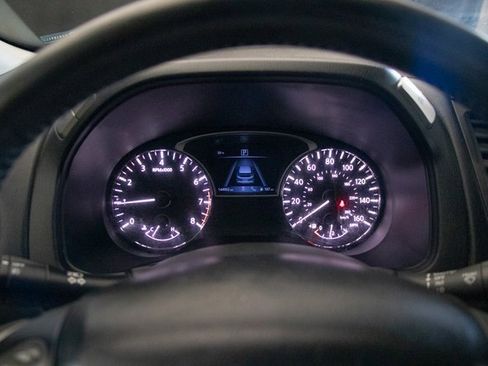 Used 2019 Nissan Pathfinder SV image 30