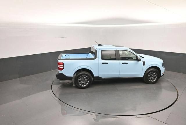 New 2026 Ford Maverick XLT w/ XLT Luxury Package FWD image 32
