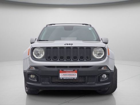 Used 2018 Jeep Renegade Altitude image 3