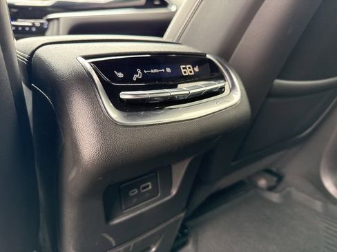 Used 2024 Cadillac XT6 Sport w/ Technology Package image 12