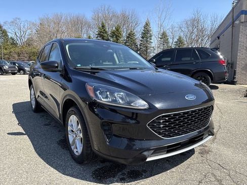 Certified 2020 Ford Escape SE AWD/4WD image 3