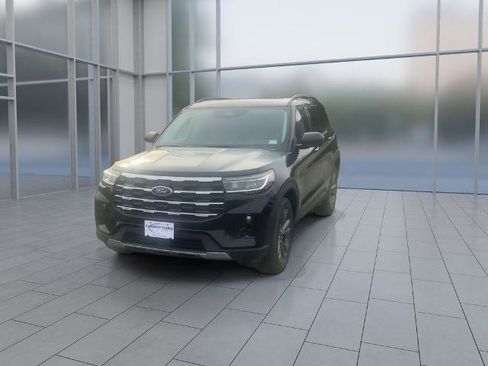 Certified 2026 Ford Explorer Active w/ Active Comfort Package AWD/4WD image 3