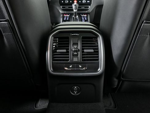 New 2026 Porsche Macan image 20