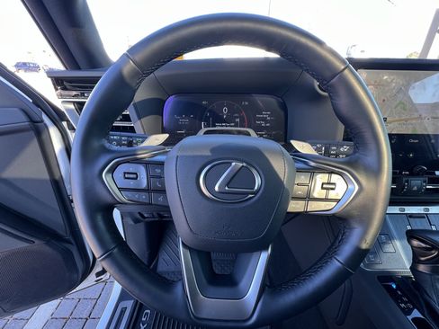 Used 2024 Lexus GX 550 w/ Accessory Package (2T) image 17