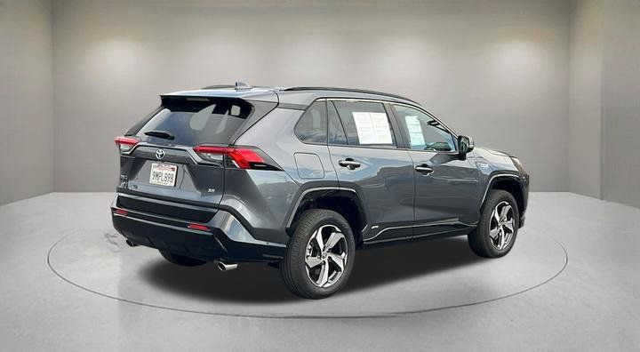 Used 2024 Toyota RAV4 SE w/ Weather & Moonroof Package AWD/4WD image 5