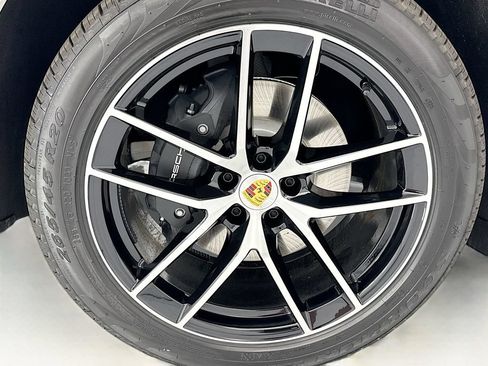 Used 2026 Porsche Macan AWD/4WD image 32