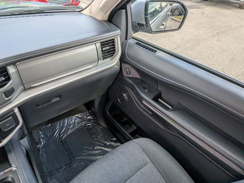 Used 2024 Ford Expedition Max XLT RWD image 17