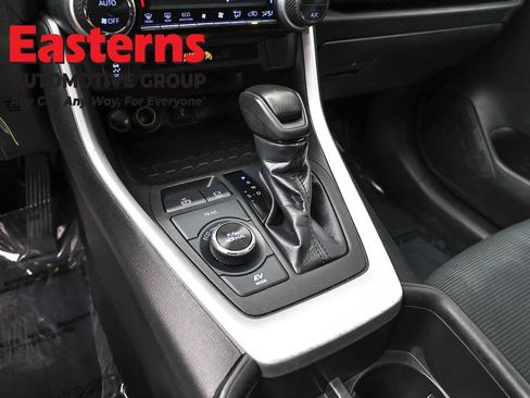 Used 2022 Toyota RAV4 LE image 13