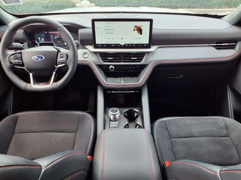 Used 2025 Ford Explorer ST image 9