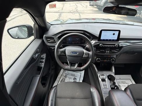 Certified 2024 Ford Escape ST-Line AWD/4WD image 19
