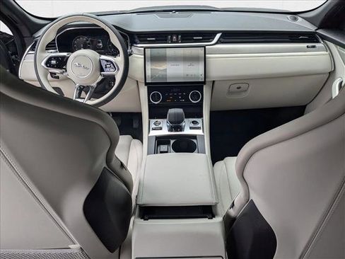 New 2025 Jaguar F-PACE R-Dynamic S image 11