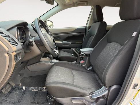 Used 2021 Mitsubishi Outlander Sport SE FWD image 6
