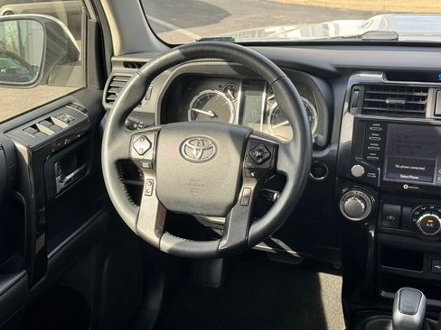 Used 2020 Toyota 4Runner TRD Off-Road Premium w/ Moonroof Package AWD/4WD image 24