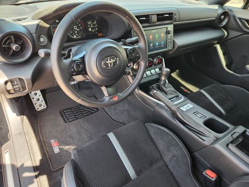 Used 2024 Toyota GR86 Premium RWD image 8
