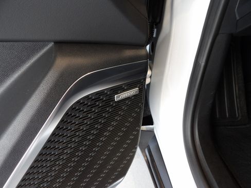 Used 2025 Buick Enclave Preferred image 8