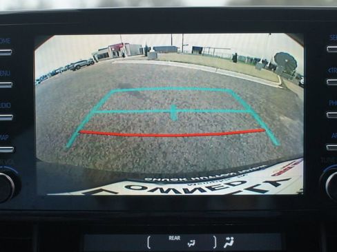 Used 2023 Toyota Sienna XSE image 8