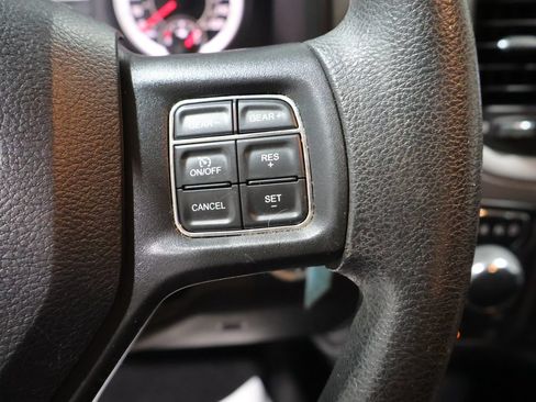Used 2018 RAM 1500 Express w/ Black Ram 1500 Express Group AWD/4WD image 32