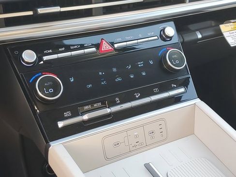 Used 2025 Hyundai Santa Fe SEL image 24