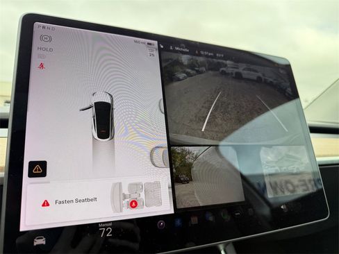 Used 2021 Tesla Model Y Long Range image 16