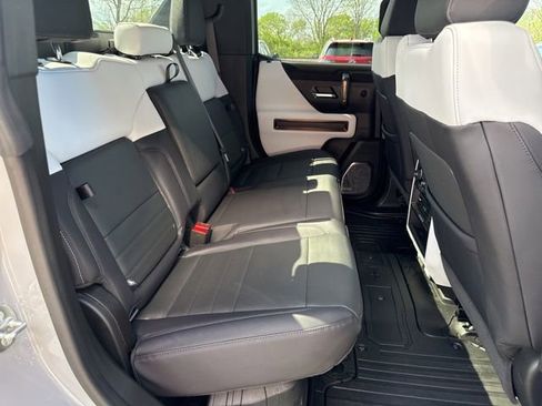 Used 2025 GMC Hummer EV 3X image 38