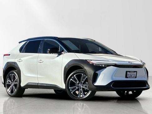 Used 2024 Toyota bZ4X Limited image 1