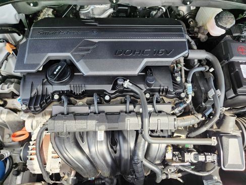 Certified 2022 Hyundai Kona SEL AWD/4WD image 9