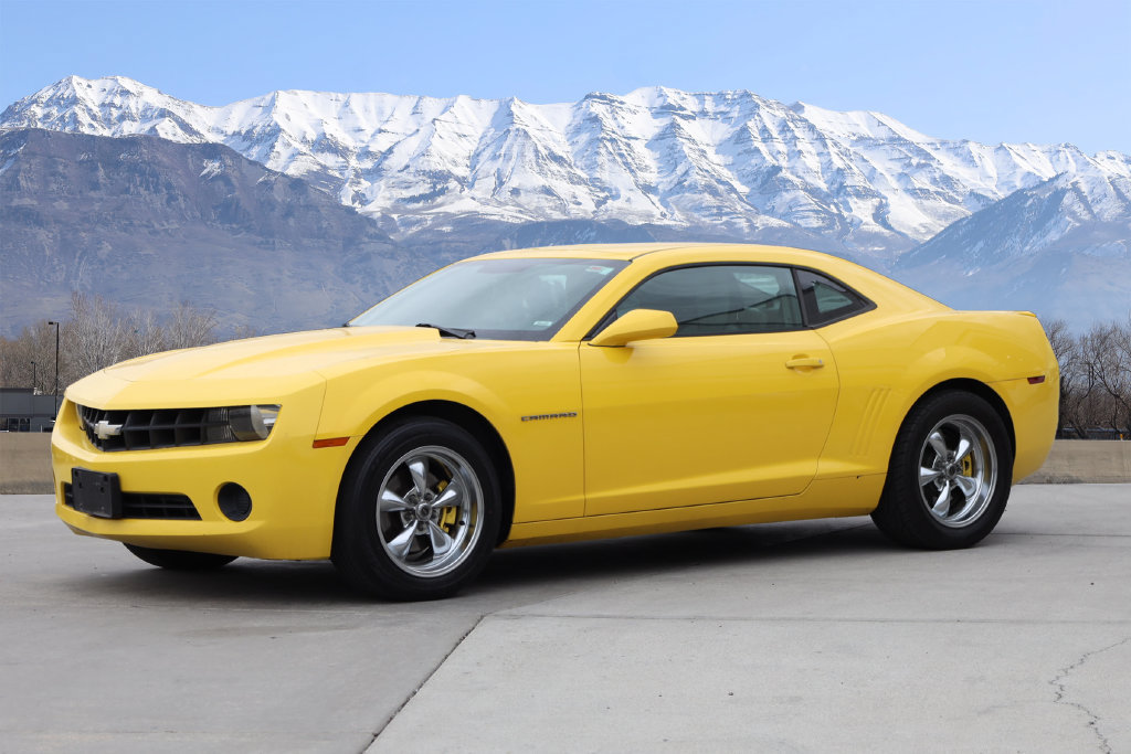 Used 2012 Chevrolet Camaro LS RWD image 2