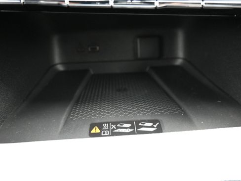 New 2026 Chevrolet Traverse LT w/ Driver Confidence Package AWD/4WD image 19