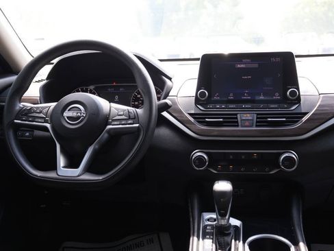 Used 2023 Nissan Altima 2.5 SV FWD image 23