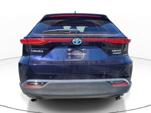 Used 2022 Toyota Venza Limited image 6
