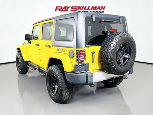 Used 2015 Jeep Wrangler Unlimited Sahara w/ Dual Top Group AWD/4WD image 5