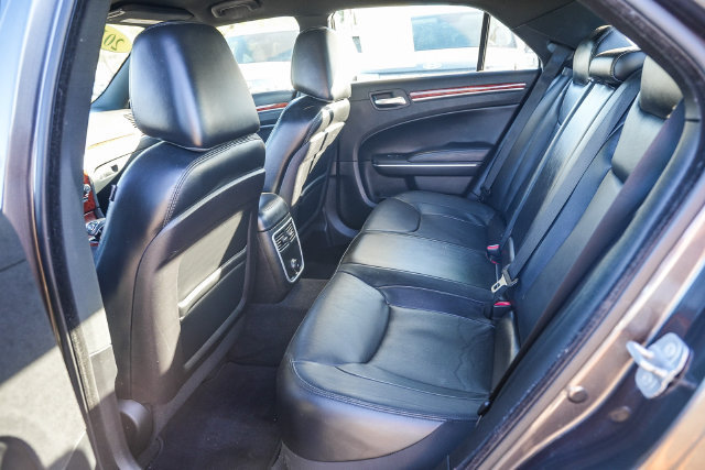 Used 2014 Chrysler 300 RWD image 22