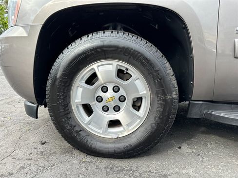 Used 2012 Chevrolet Suburban LT w/ Luxury Package image 9