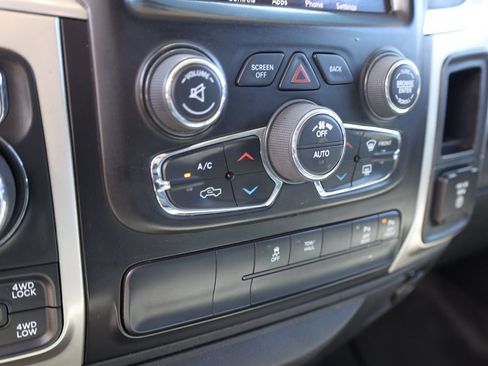 Used 2019 RAM 1500 Big Horn AWD/4WD image 16