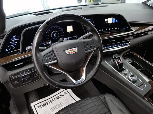 Used 2024 Cadillac Escalade Premium Luxury Platinum AWD/4WD image 11