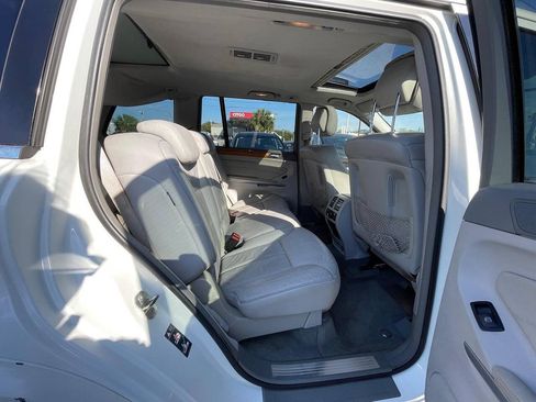 Used 2010 Mercedes-Benz GL 550 4MATIC image 12