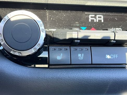 Used 2024 Toyota Tundra Platinum image 30