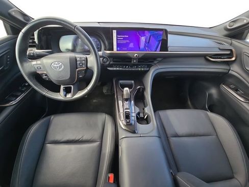 Used 2024 Toyota Crown Limited image 9