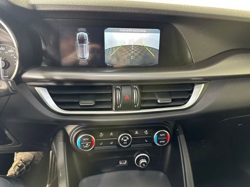 Used 2022 Alfa Romeo Stelvio Veloce image 22
