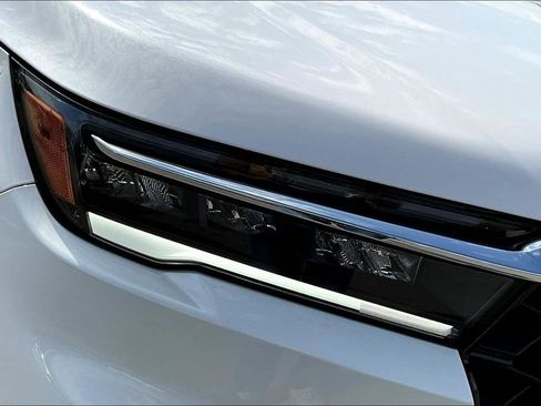 Used 2025 Honda Pilot Elite image 35
