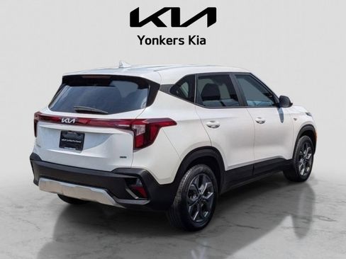 Used 2024 Kia Seltos LX AWD/4WD image 6