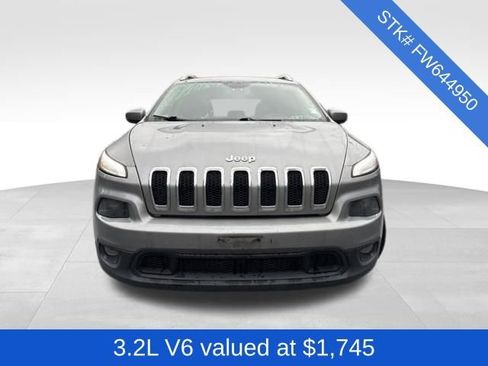 Used 2015 Jeep Cherokee Latitude image 2