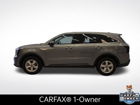 Certified 2025 Kia Sorento LX FWD image 2