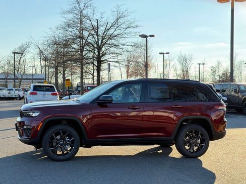 New 2025 Jeep Grand Cherokee Limited image 11
