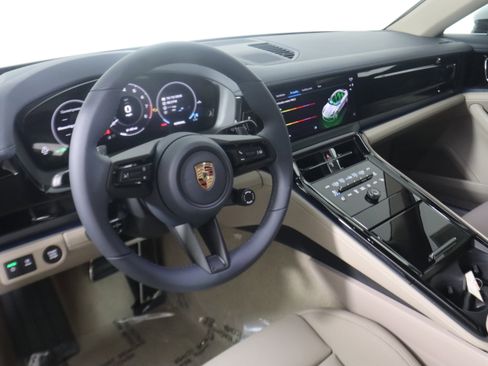 New 2026 Porsche Panamera 4 image 4