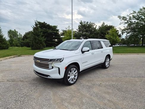 Used 2021 Chevrolet Suburban High Country w/ Premium Package AWD/4WD image 1