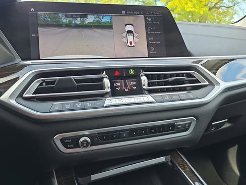 Used 2020 BMW X7 xDrive40i w/ Premium Package AWD/4WD image 21