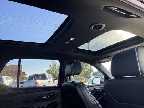 Used 2023 Chevrolet Traverse Premier w/ Redline Edition image 10